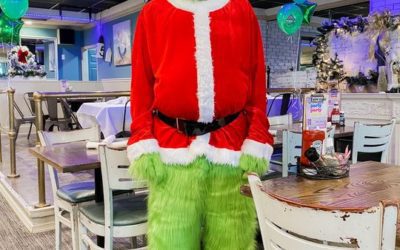 The GRINCH is in the building!💚

He can’t wait to see everyone today!
Walk-ins welcome! 

Bar Seating is open!🥂