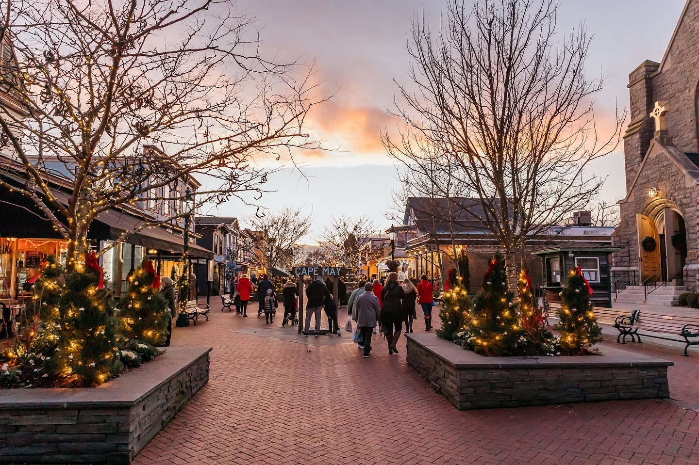 We love @WashingtonStreetMall during the holidays. Tag where you'll be shopping for loved ones this season.
