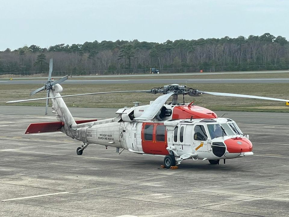 These folks must have nerves of steel. #navy #seahawk #flight #aviation ...