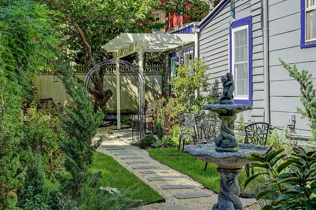 Discover a little corner of paradise at The Harrison! Our charming outdoor seating area is perfect for relaxing with a morning coffee or an evening glass of wine. Surrounded by lush greenery, it’s the ideal spot to unwind and soak in the serene vibes.