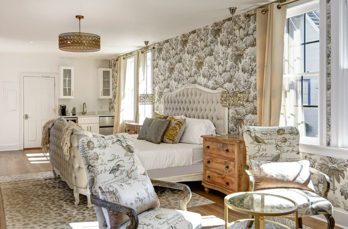 There’s something magical about August mornings in The Harrison, when the summer light streams in and bathes the room in warm, seaside sun. ️